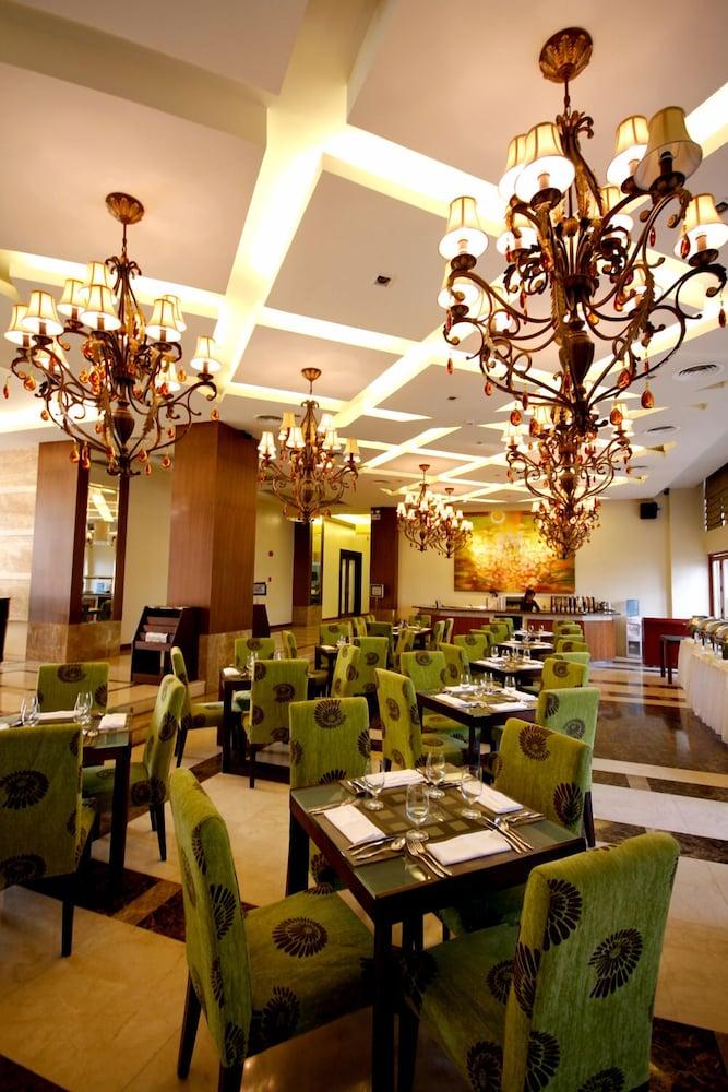 The Avenue Plaza Hotel Naga  Esterno foto