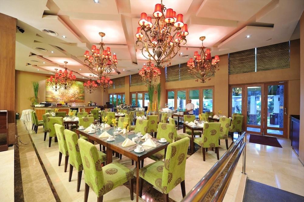 The Avenue Plaza Hotel Naga  Esterno foto