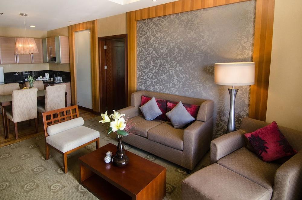 The Avenue Plaza Hotel Naga  Esterno foto