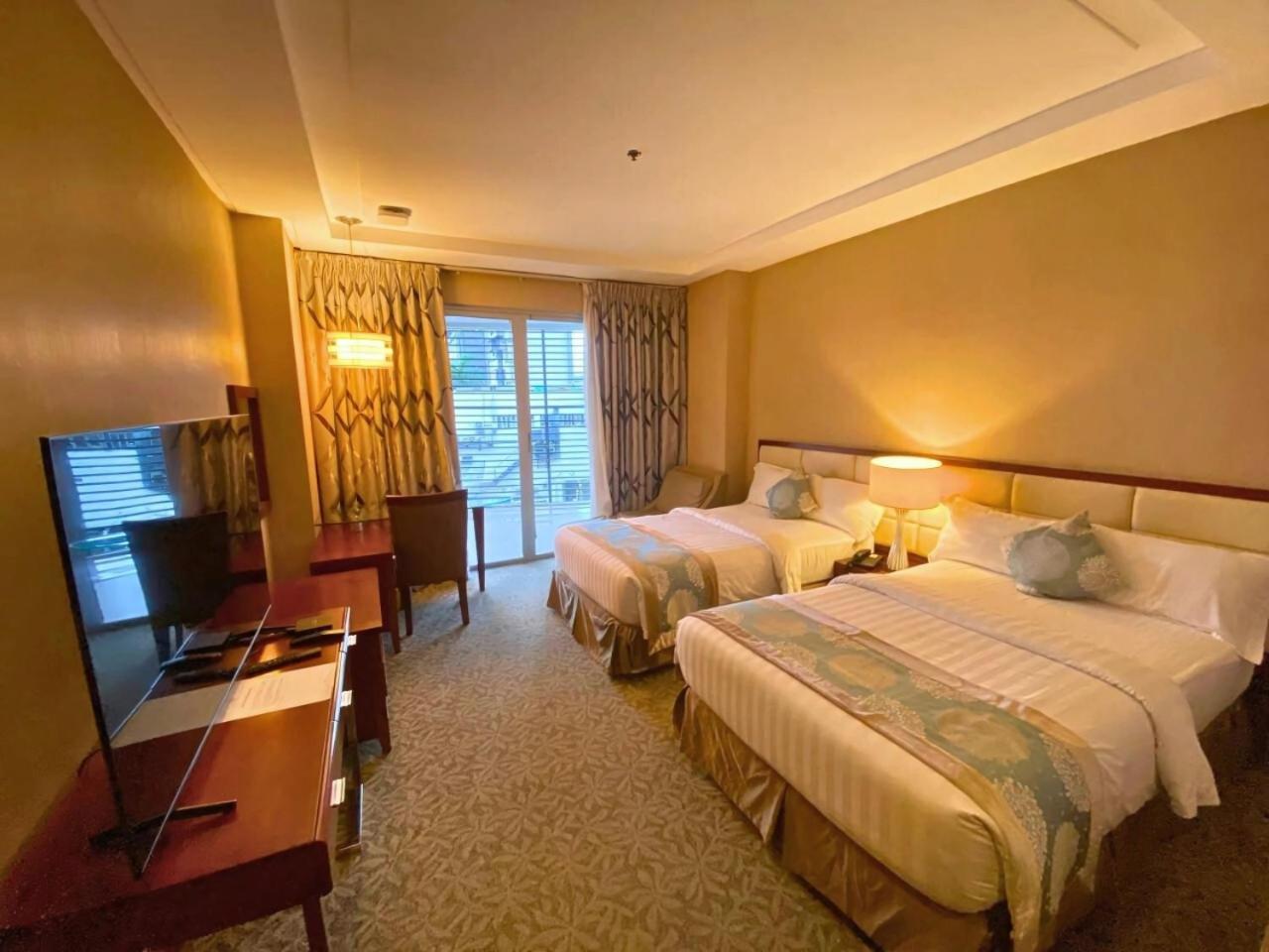 The Avenue Plaza Hotel Naga  Esterno foto