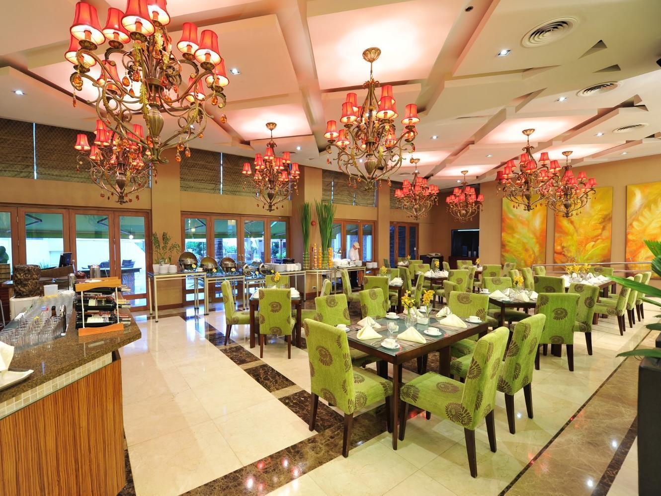 The Avenue Plaza Hotel Naga  Esterno foto