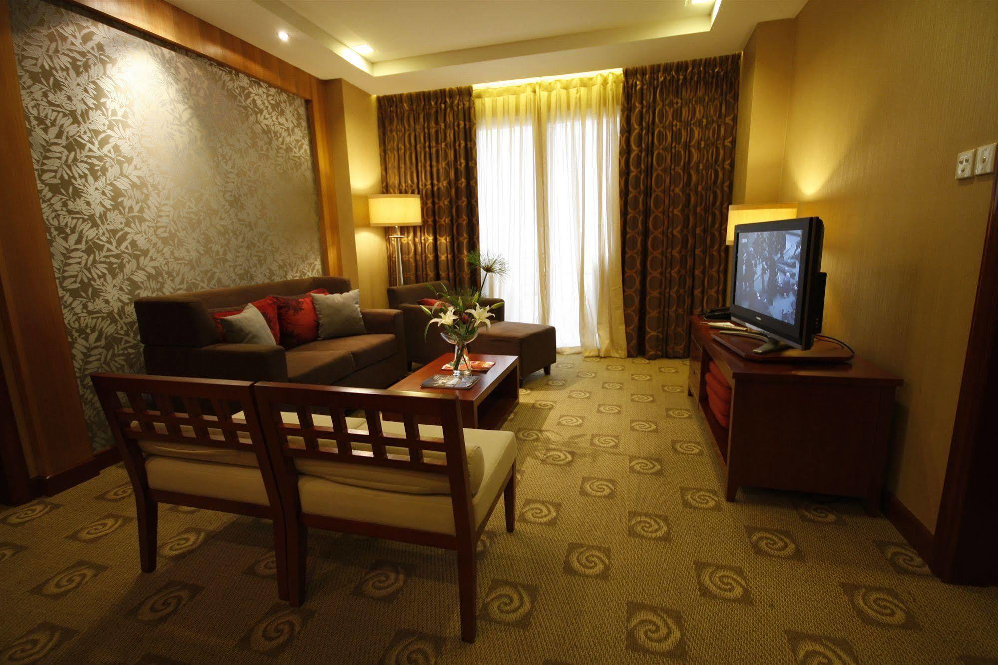 The Avenue Plaza Hotel Naga  Esterno foto